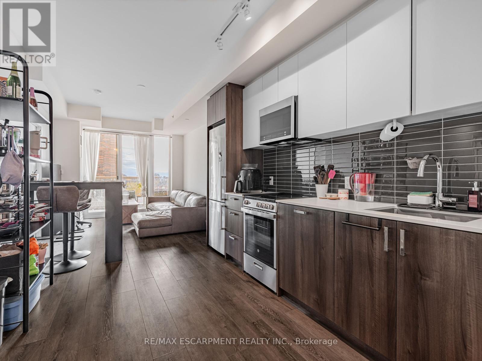 528 - 1787 St. Clair Avenue W, Toronto, Ontario  M6N 0B7 - Photo 13 - W12478254