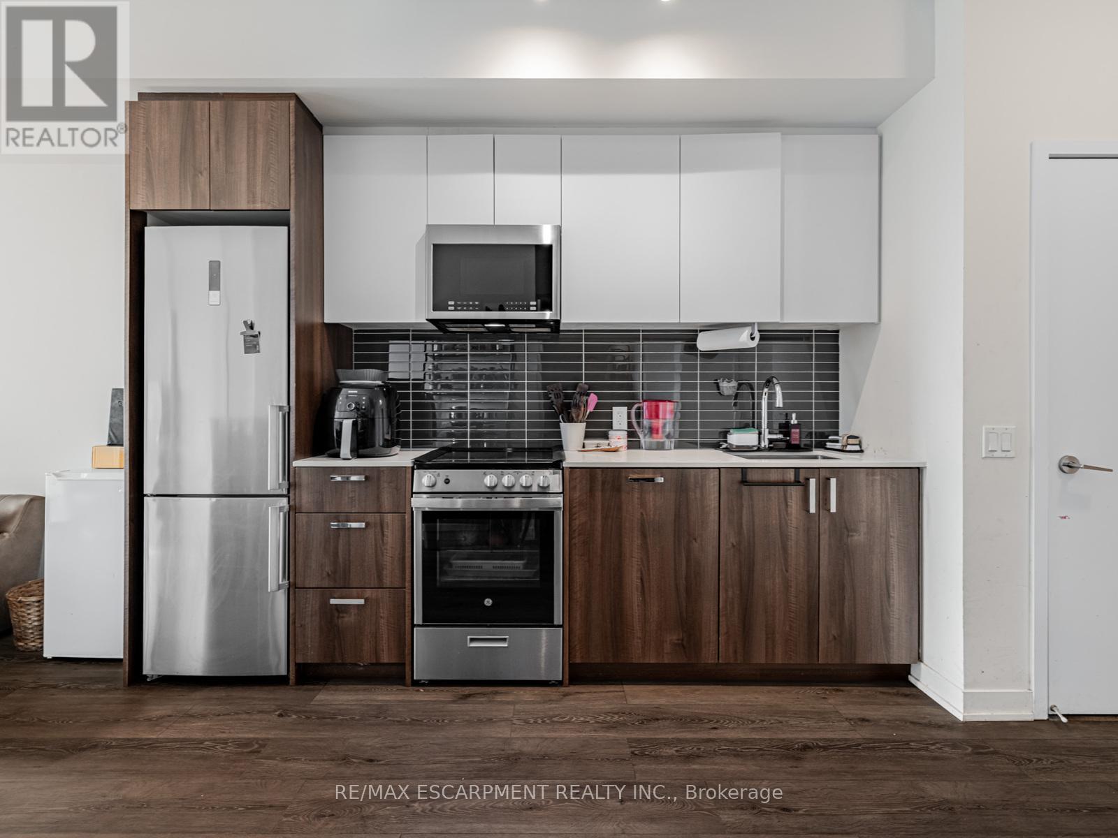528 - 1787 St. Clair Avenue W, Toronto, Ontario  M6N 0B7 - Photo 14 - W12478254