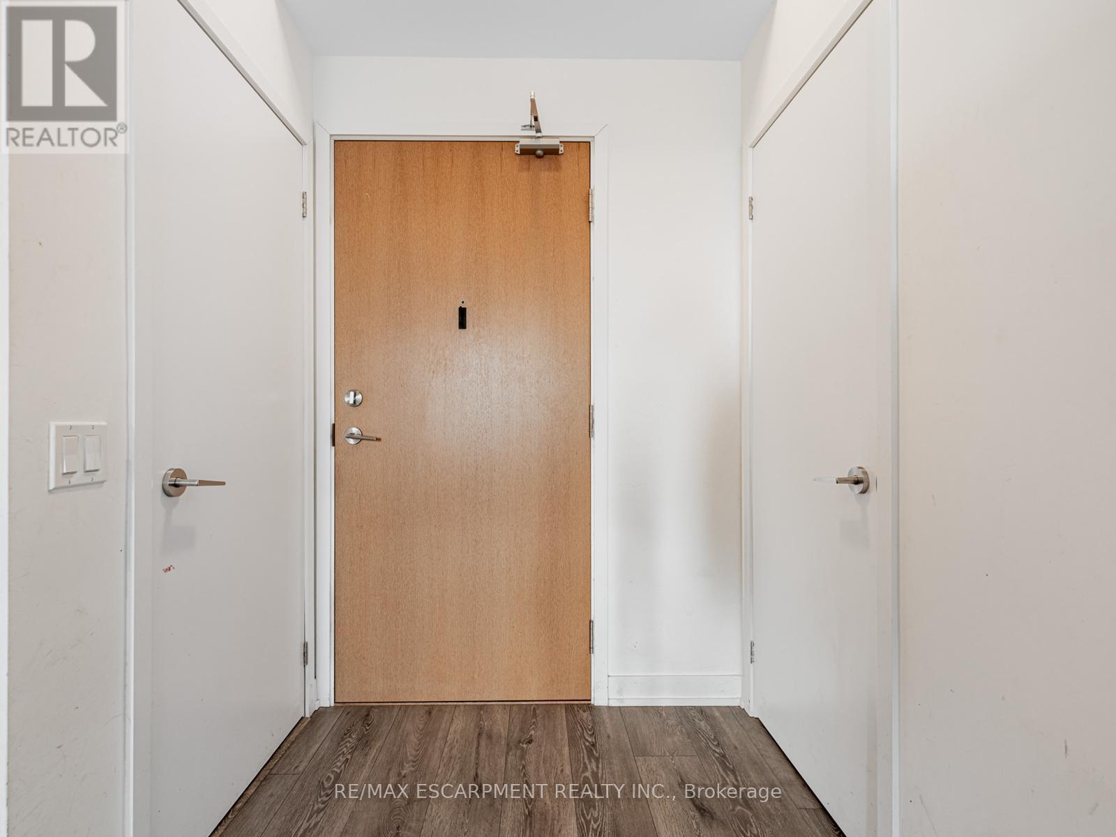 528 - 1787 St. Clair Avenue W, Toronto, Ontario  M6N 0B7 - Photo 5 - W12478254