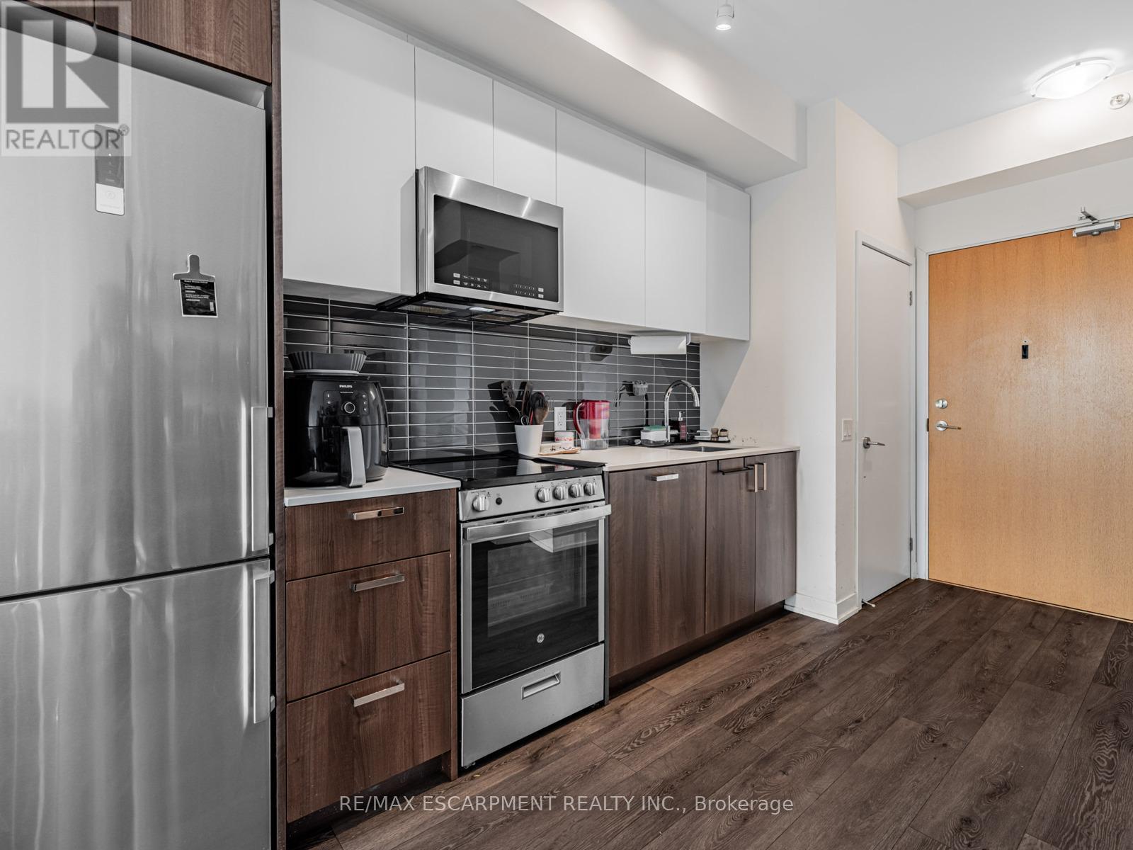528 - 1787 St. Clair Avenue W, Toronto, Ontario  M6N 0B7 - Photo 9 - W12478254
