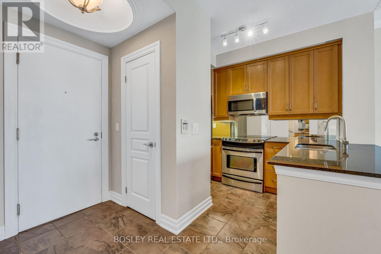 1109 - 2083 Lake Shore Boulevard W, Toronto, Ontario  M8V 4G2 - Photo 4 - W12478255