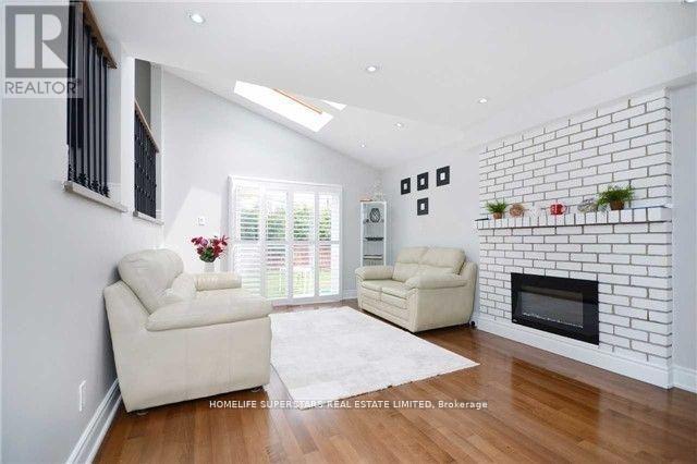 6 Farley Road, Brampton, Ontario  L6Y 2N9 - Photo 2 - W12478274