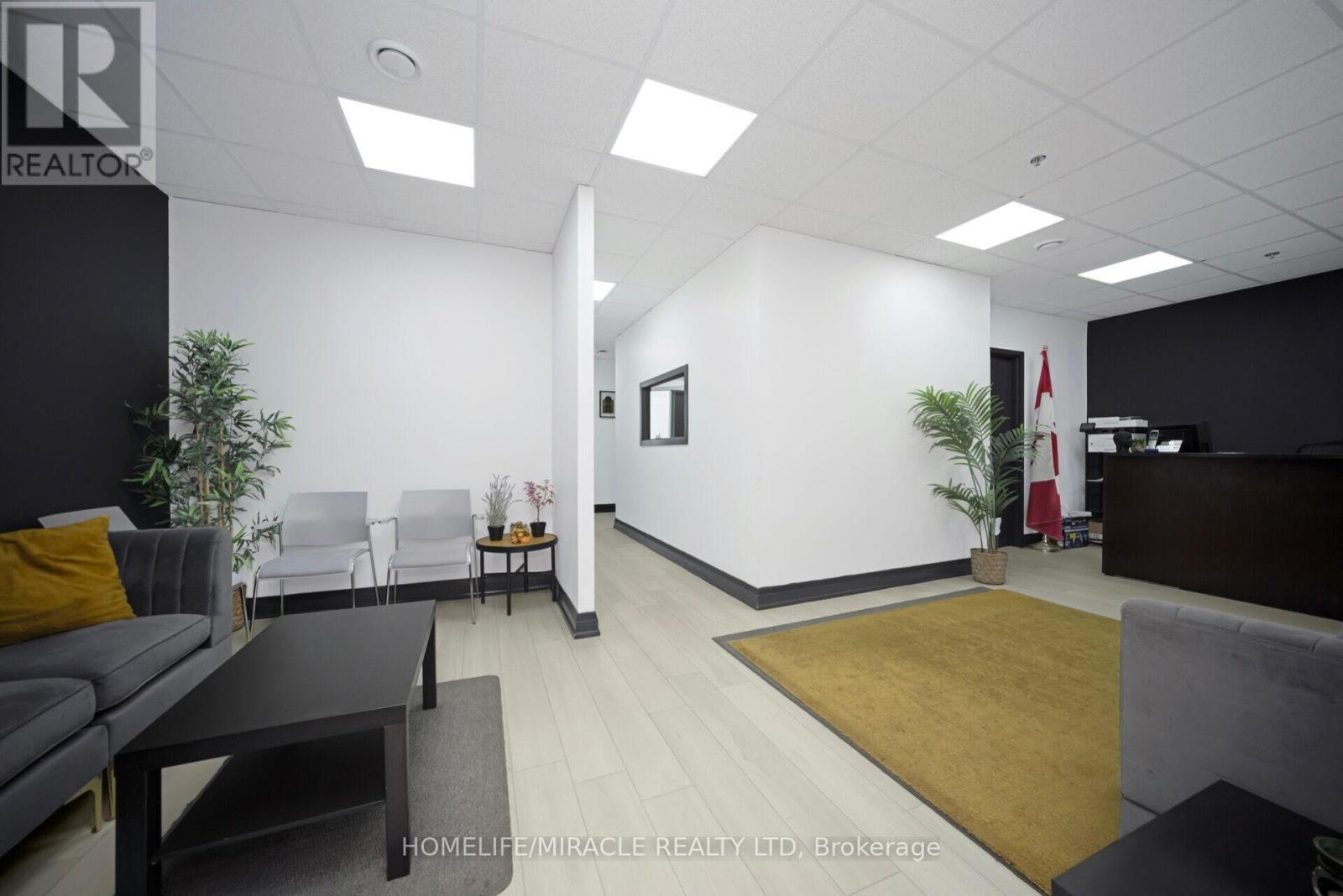 313 - 2250 Bovaird Drive E, Brampton, Ontario  L6R 0W3 - Photo 10 - W12478275