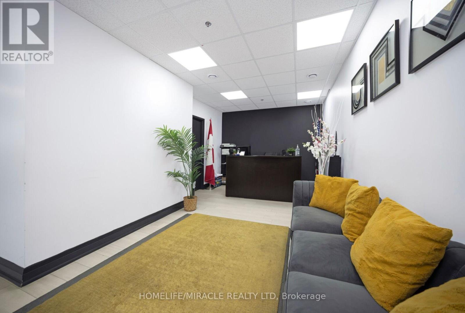 313 - 2250 Bovaird Drive E, Brampton, Ontario  L6R 0W3 - Photo 13 - W12478275