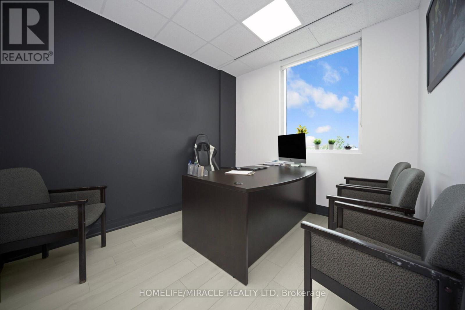 313 - 2250 Bovaird Drive E, Brampton, Ontario  L6R 0W3 - Photo 16 - W12478275