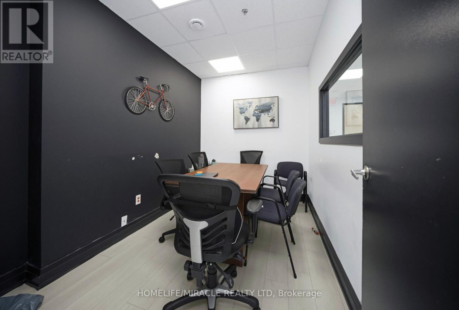 313 - 2250 Bovaird Drive E, Brampton, Ontario  L6R 0W3 - Photo 21 - W12478275