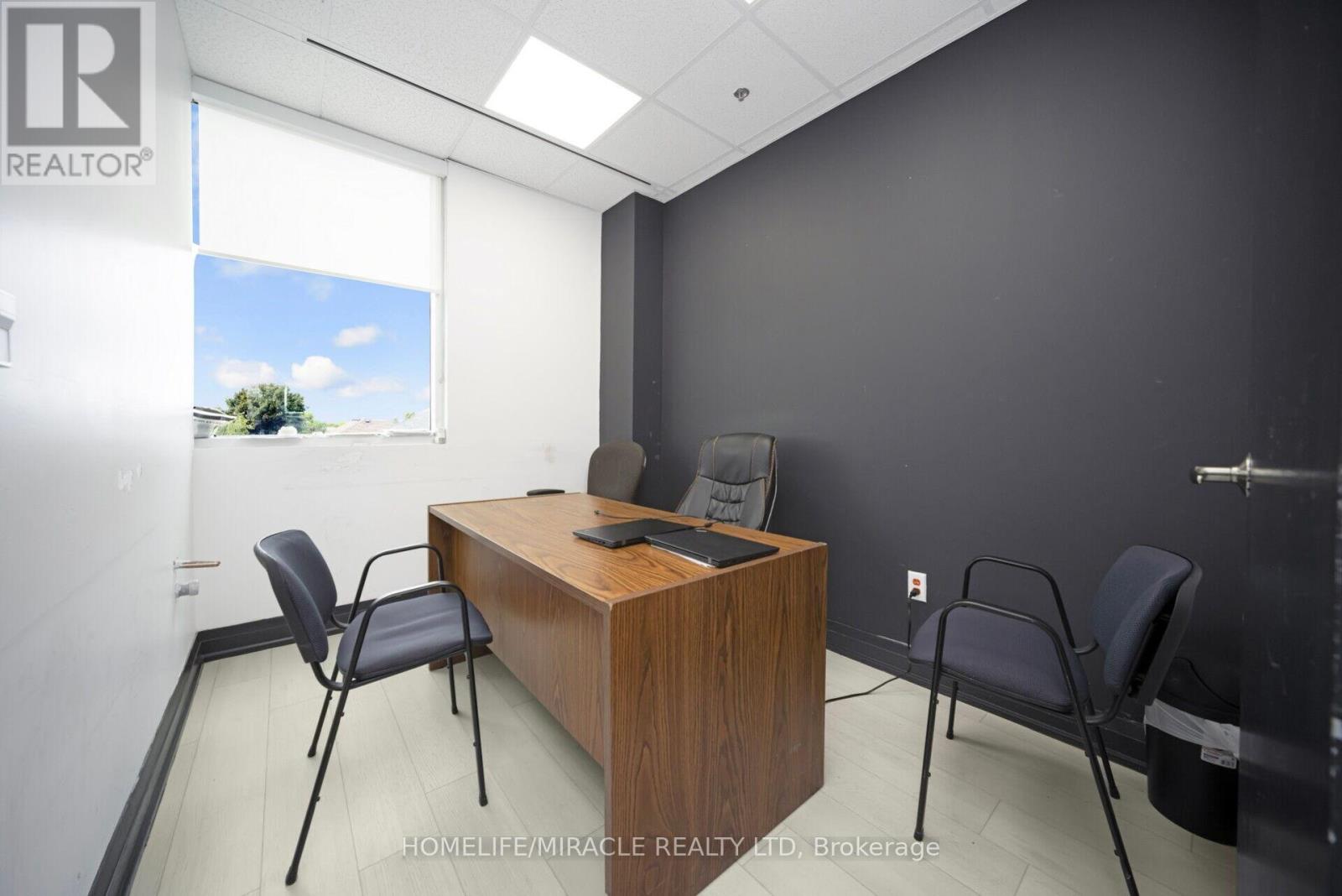 313 - 2250 Bovaird Drive E, Brampton, Ontario  L6R 0W3 - Photo 25 - W12478275