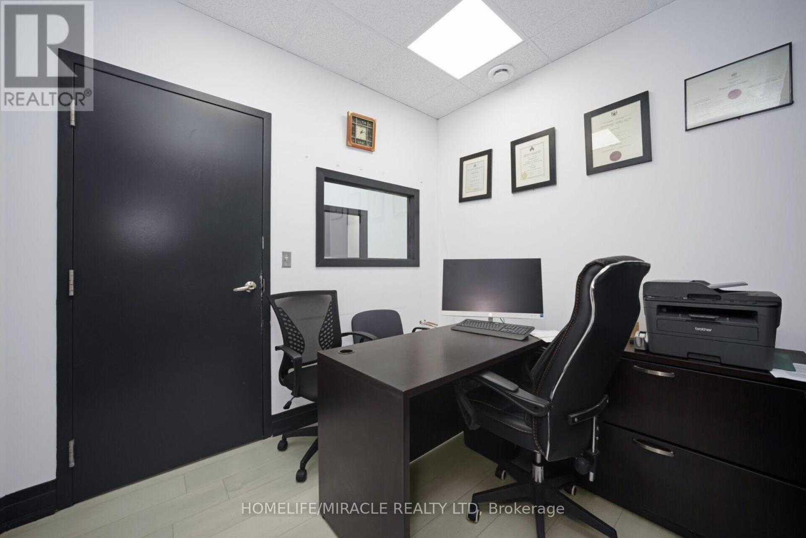 313 - 2250 Bovaird Drive E, Brampton, Ontario  L6R 0W3 - Photo 30 - W12478275