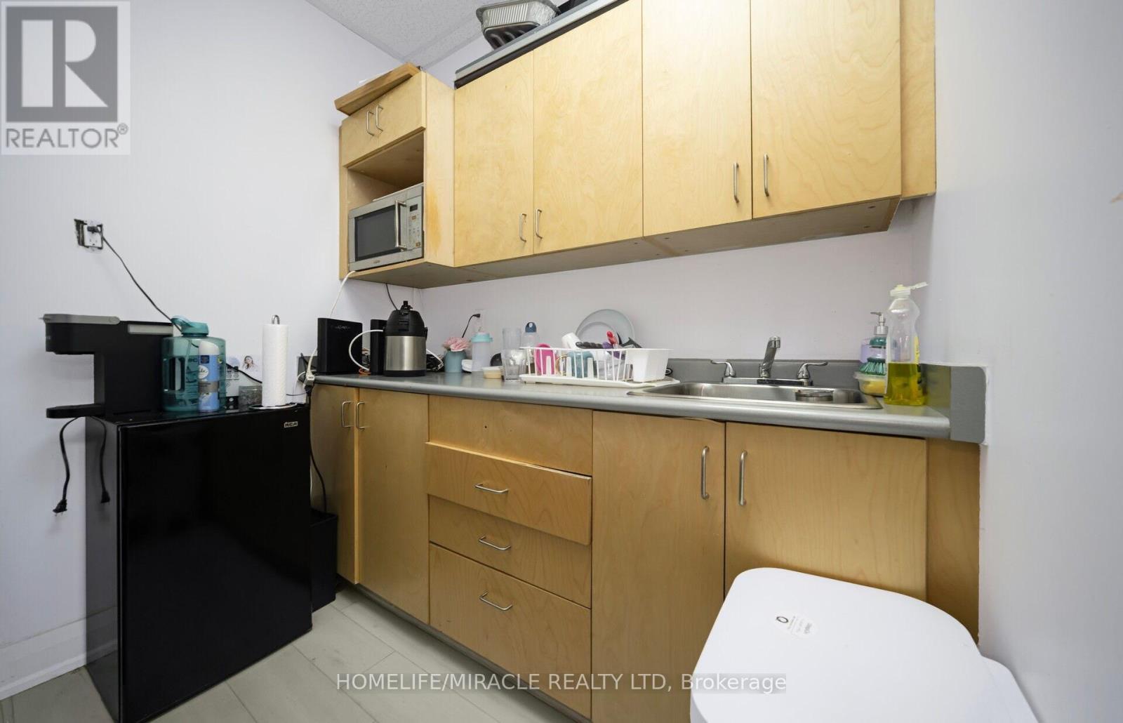 313 - 2250 Bovaird Drive E, Brampton, Ontario  L6R 0W3 - Photo 31 - W12478275