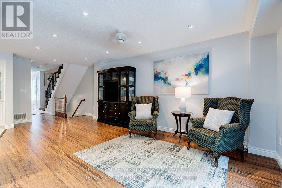 19 - 2151 Walkers Line, Burlington, Ontario  L7M 4W1 - Photo 10 - W12478277
