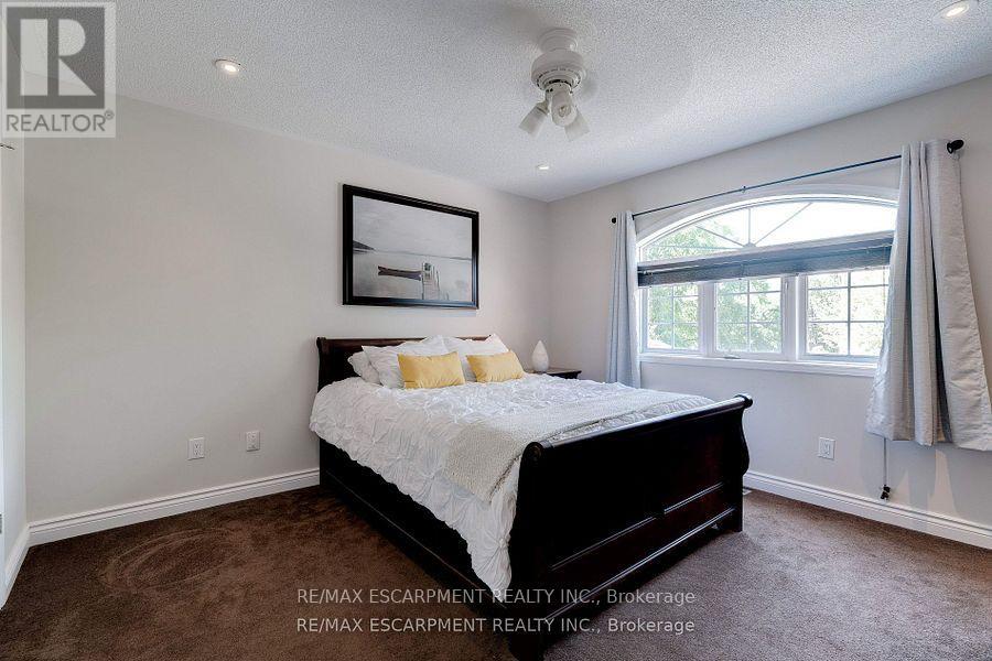 19 - 2151 Walkers Line, Burlington, Ontario  L7M 4W1 - Photo 16 - W12478277