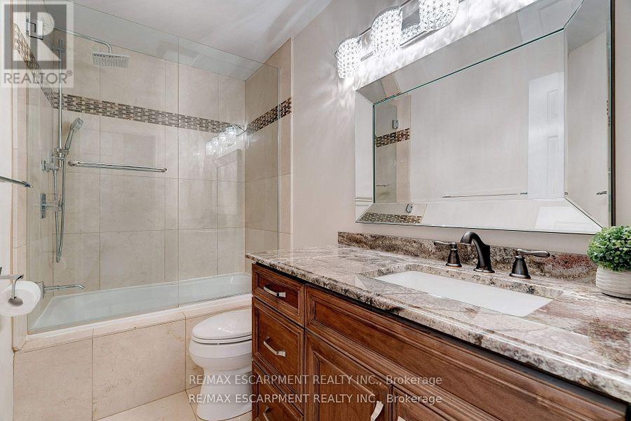 19 - 2151 Walkers Line, Burlington, Ontario  L7M 4W1 - Photo 22 - W12478277