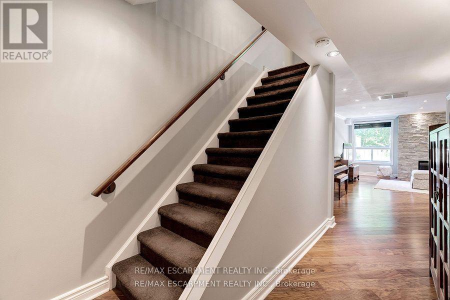 19 - 2151 Walkers Line, Burlington, Ontario  L7M 4W1 - Photo 24 - W12478277