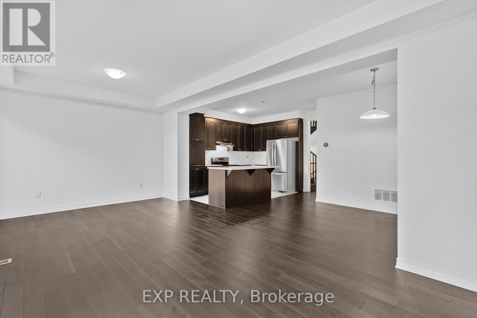 556 Boyd Lane, Milton, Ontario  L9E 1W6 - Photo 11 - W12478283
