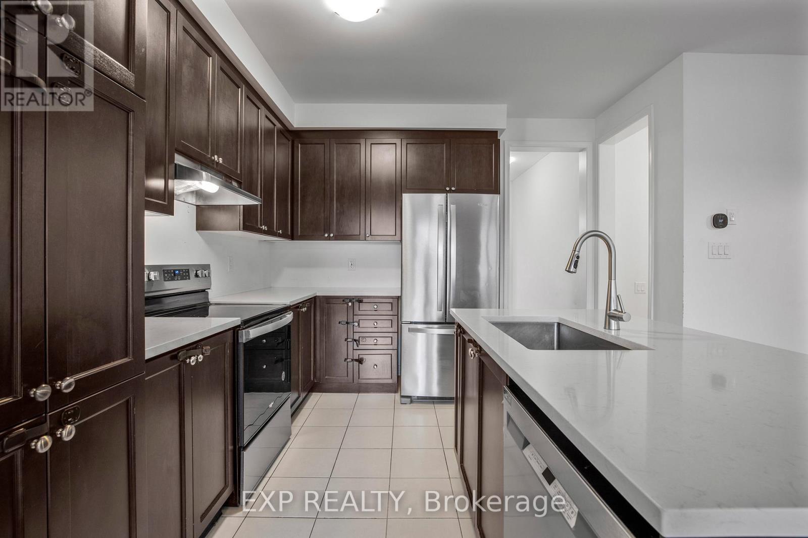 556 Boyd Lane, Milton, Ontario  L9E 1W6 - Photo 15 - W12478283
