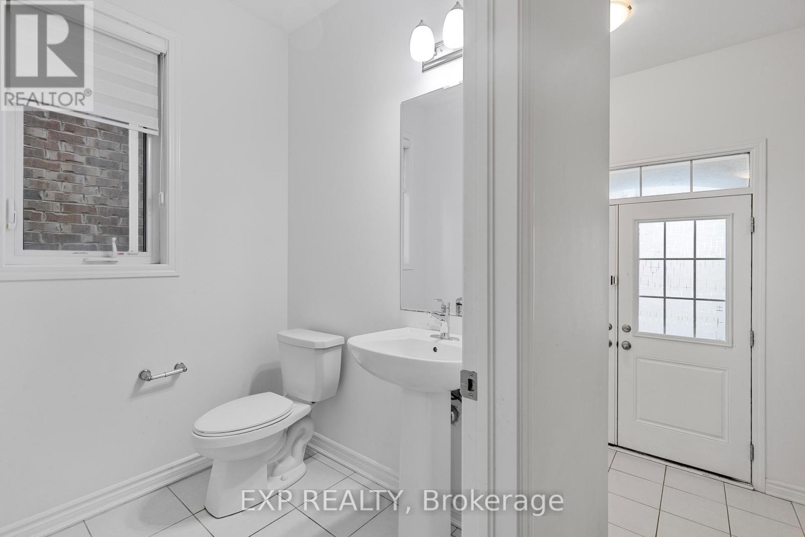 556 Boyd Lane, Milton, Ontario  L9E 1W6 - Photo 17 - W12478283