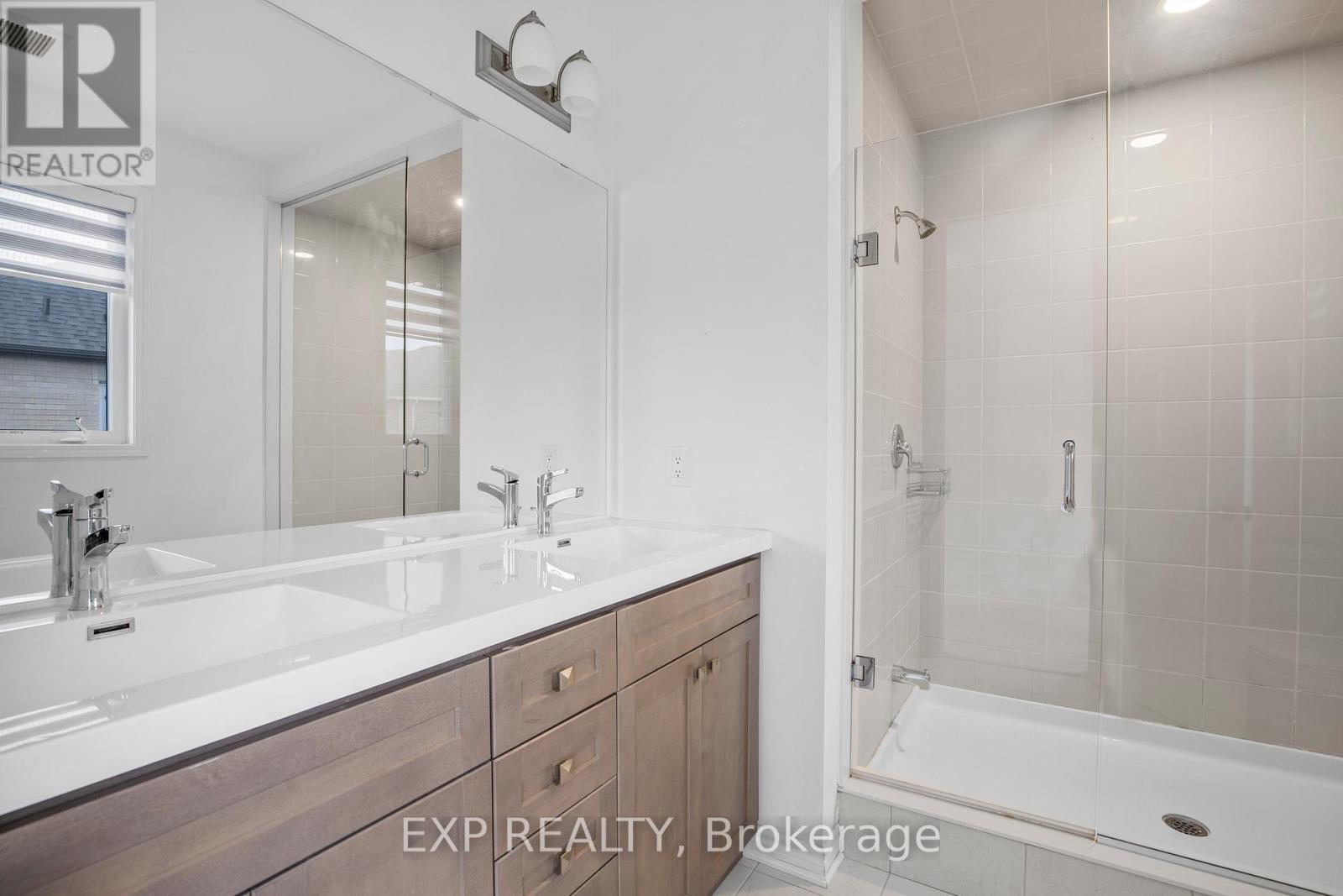 556 Boyd Lane, Milton, Ontario  L9E 1W6 - Photo 21 - W12478283