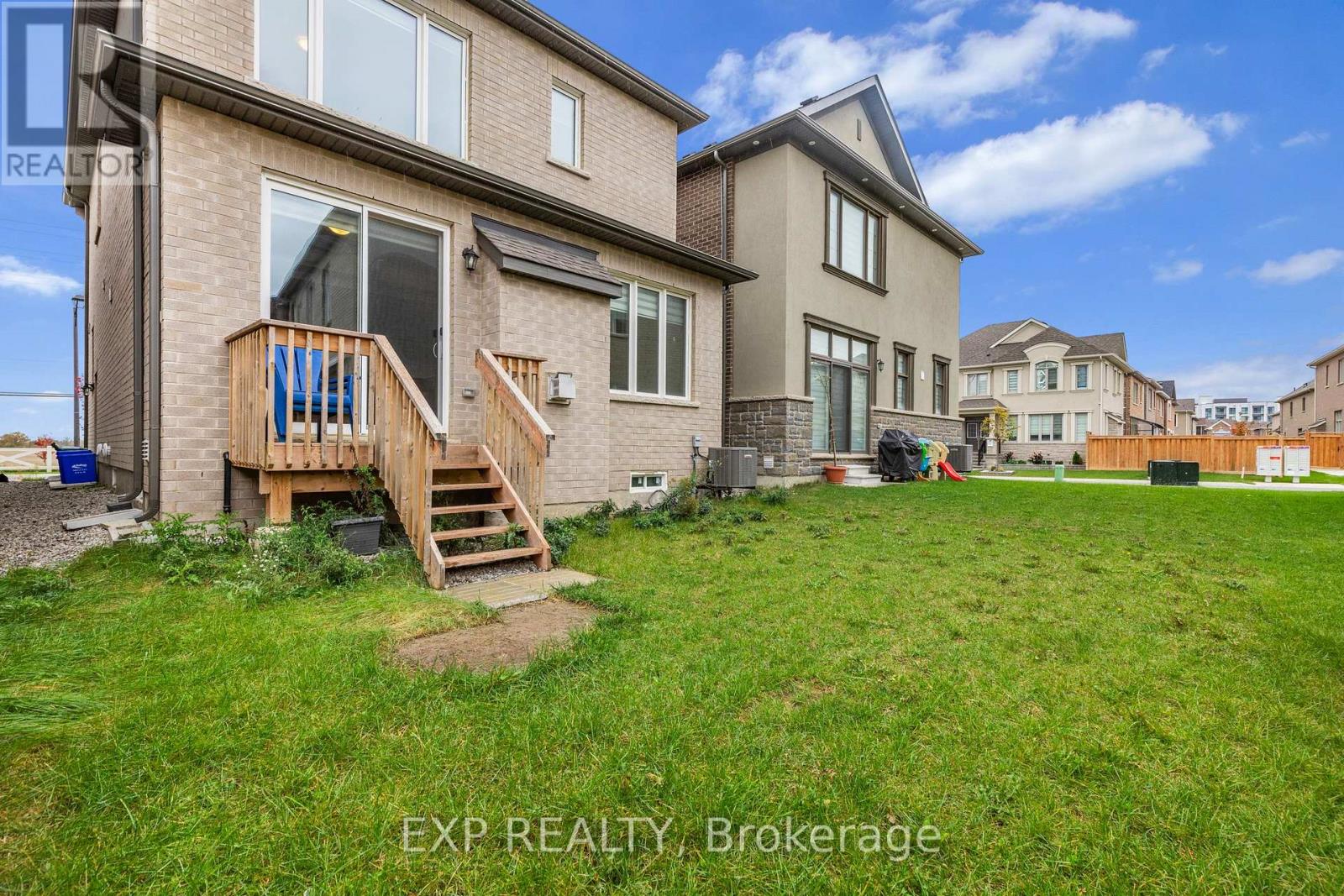 556 Boyd Lane, Milton, Ontario  L9E 1W6 - Photo 33 - W12478283