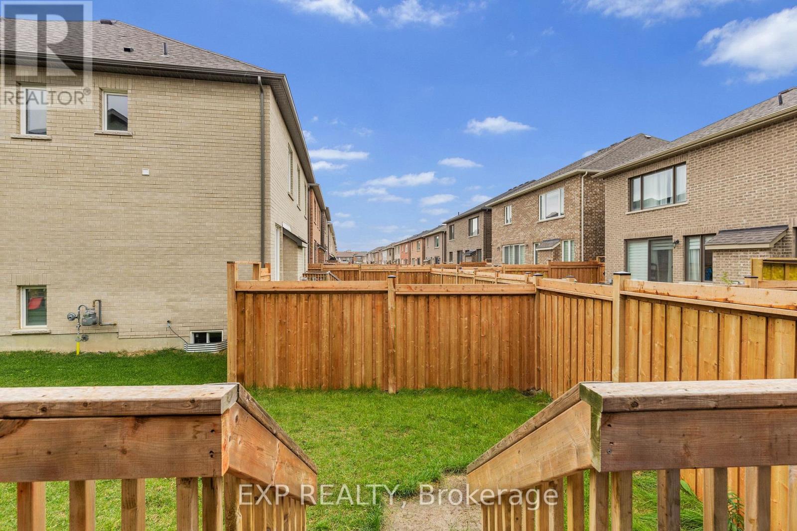 556 Boyd Lane, Milton, Ontario  L9E 1W6 - Photo 34 - W12478283