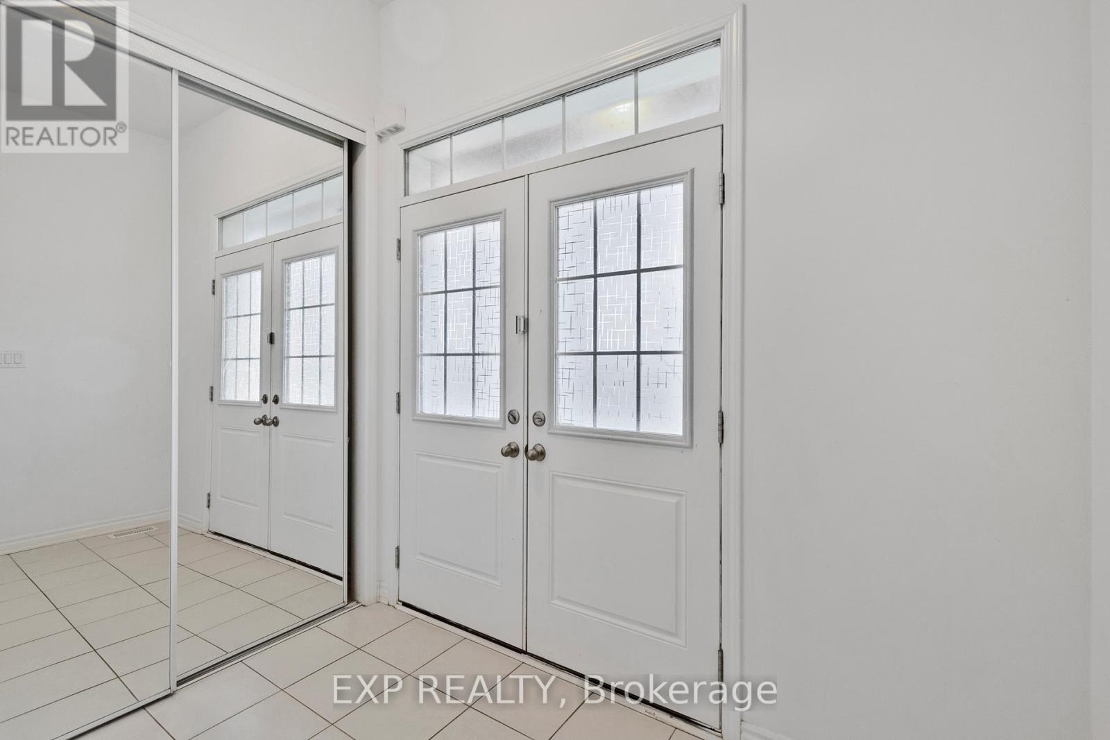 556 Boyd Lane, Milton, Ontario  L9E 1W6 - Photo 6 - W12478283