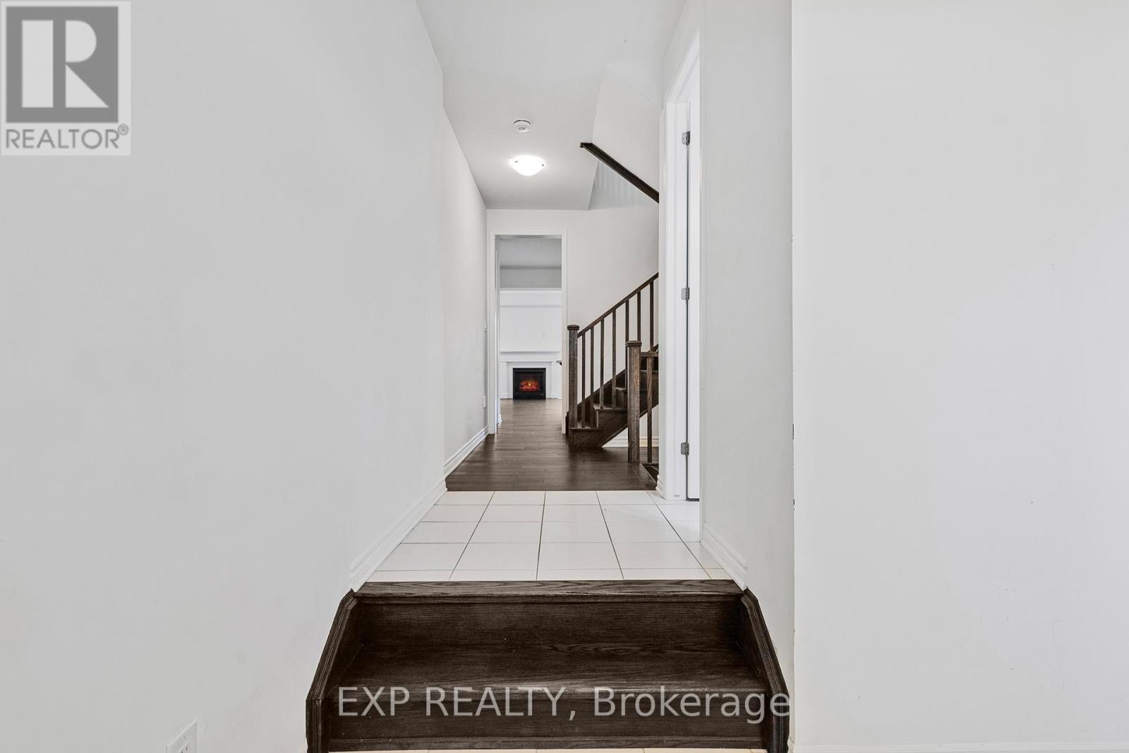 556 Boyd Lane, Milton, Ontario  L9E 1W6 - Photo 7 - W12478283