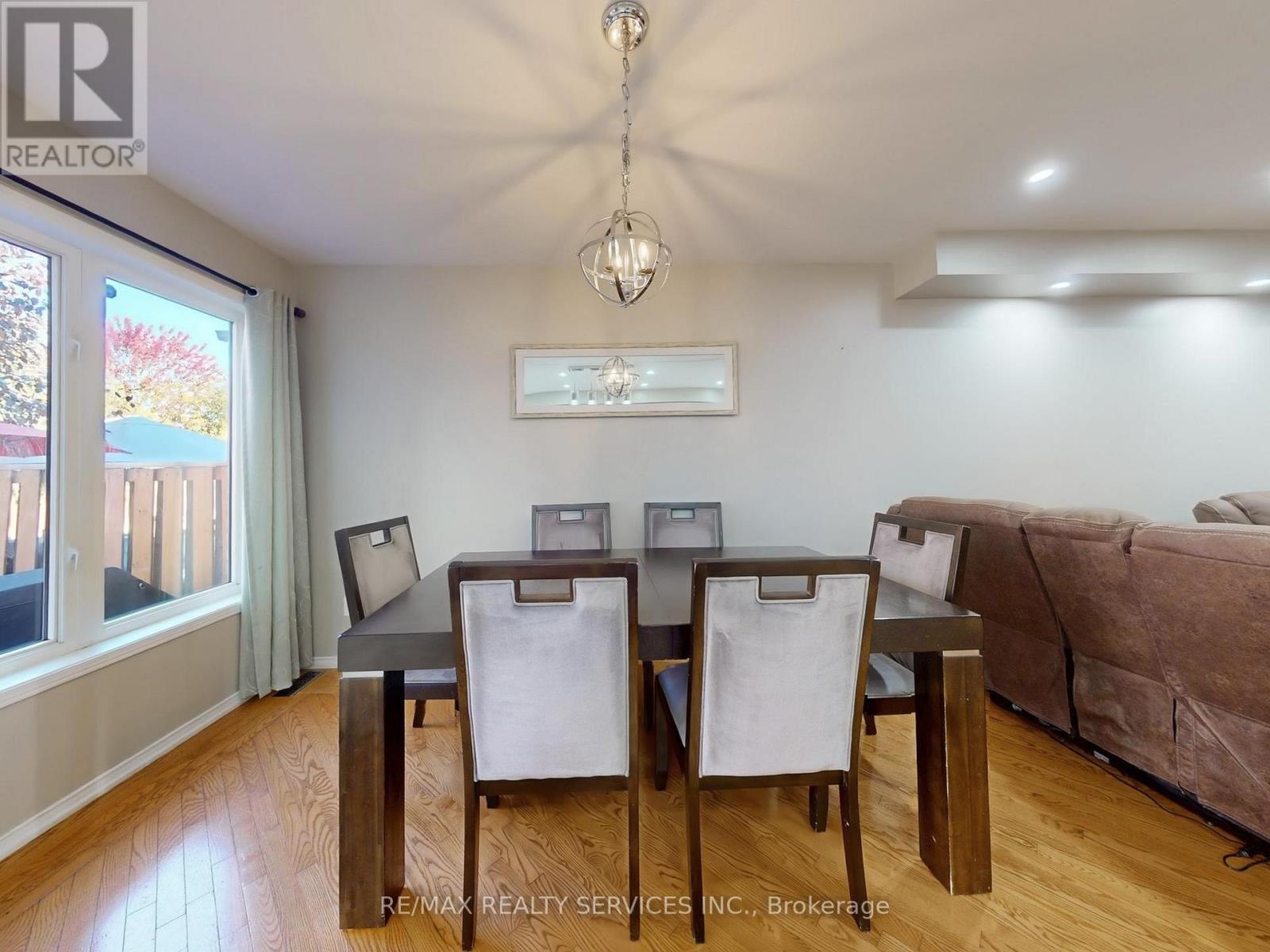 Main & 2nd Floor - 3231 Apricot Street S, Mississauga, Ontario  L5N 8A8 - Photo 10 - W12478290