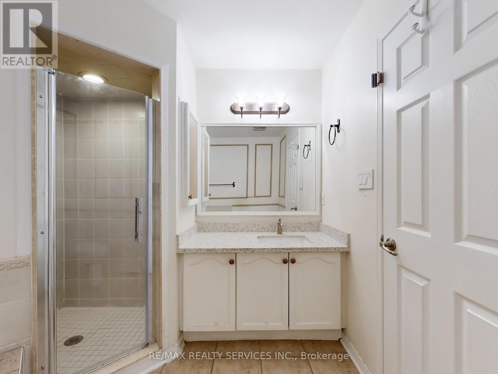 Main & 2nd Floor - 3231 Apricot Street S, Mississauga, Ontario  L5N 8A8 - Photo 25 - W12478290