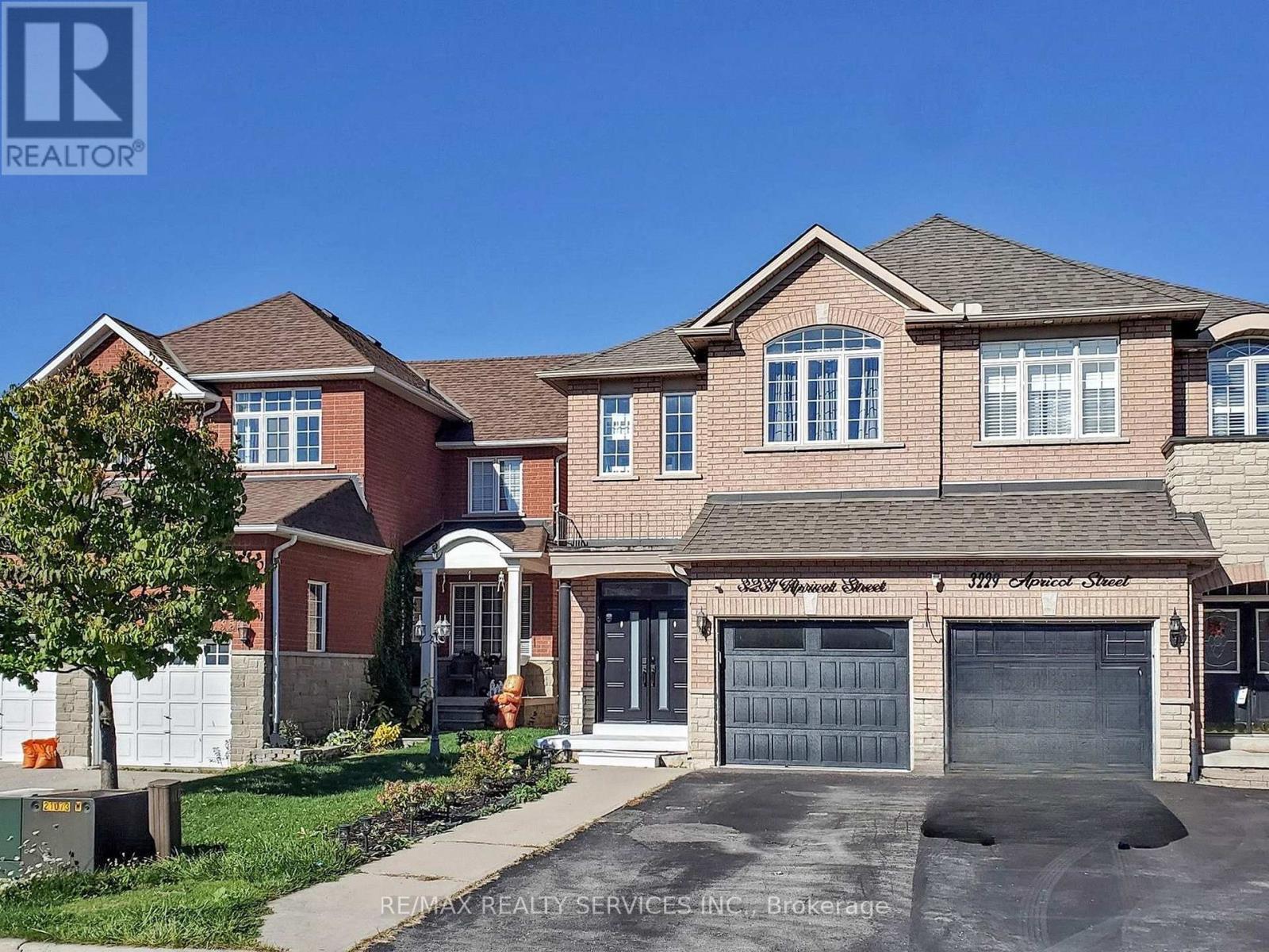 Main & 2nd Floor - 3231 Apricot Street S, Mississauga, Ontario  L5N 8A8 - Photo 3 - W12478290