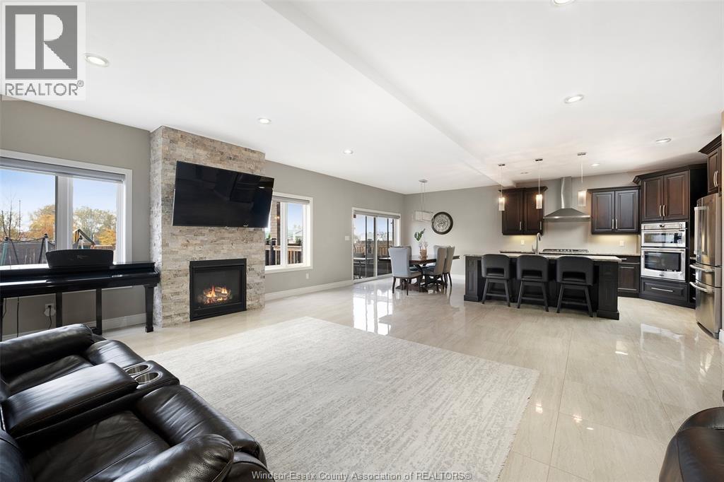 2968 Mcrobbie Crescent, Windsor, Ontario  N8R 0B1 - Photo 7 - 25026987