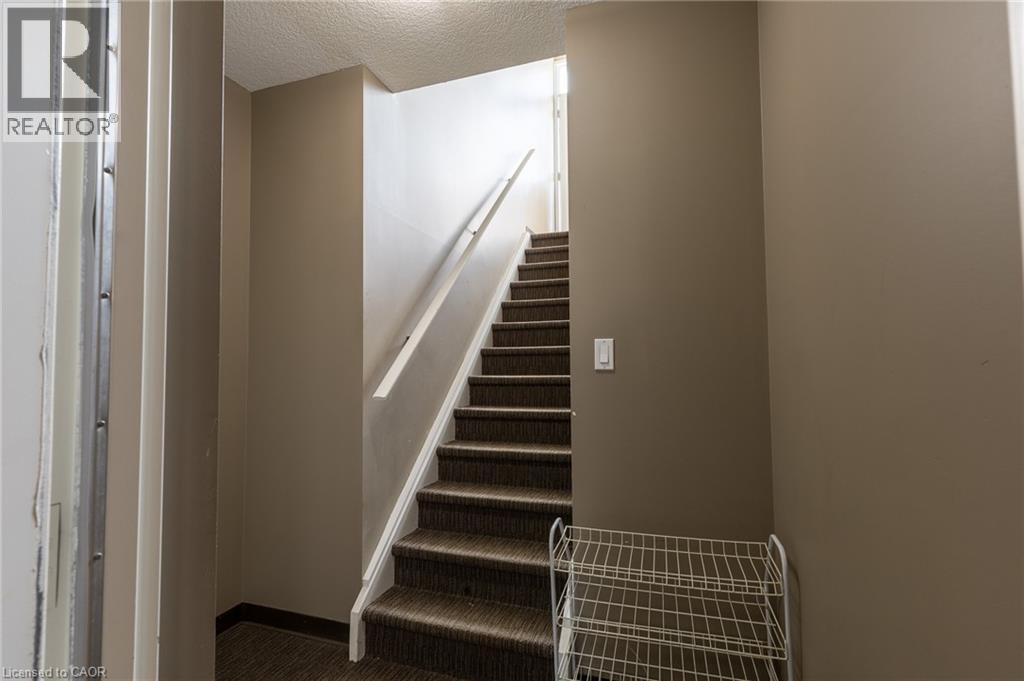 38 Howe Drive Unit# 6b, Kitchener, Ontario  N2E 0E3 - Photo 3 - 40781550