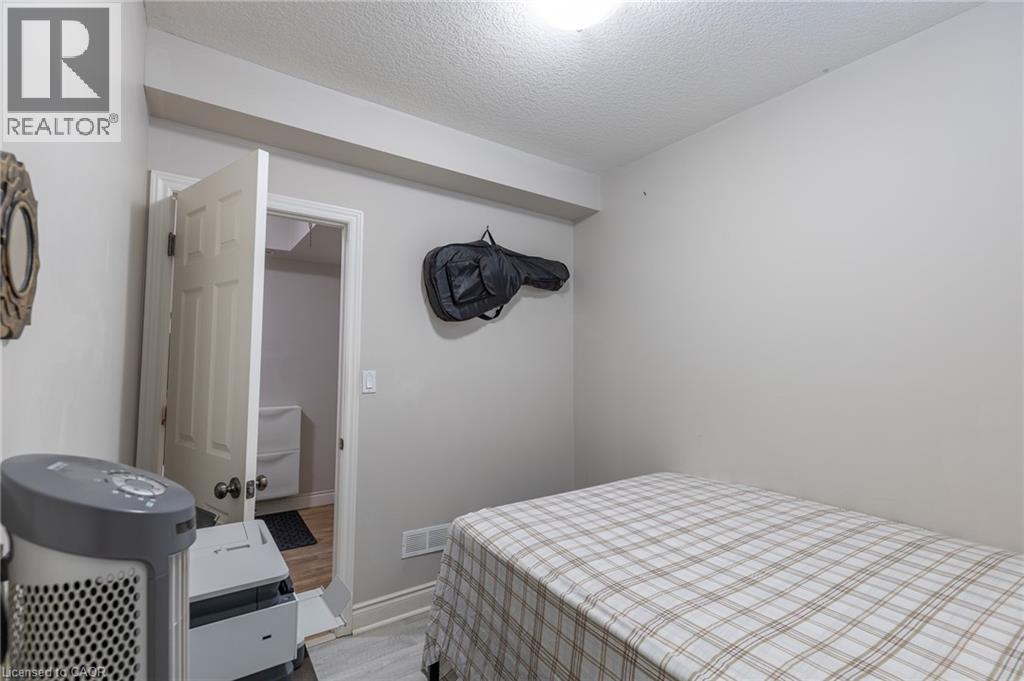 38 Howe Drive Unit# 6b, Kitchener, Ontario  N2E 0E3 - Photo 8 - 40781550