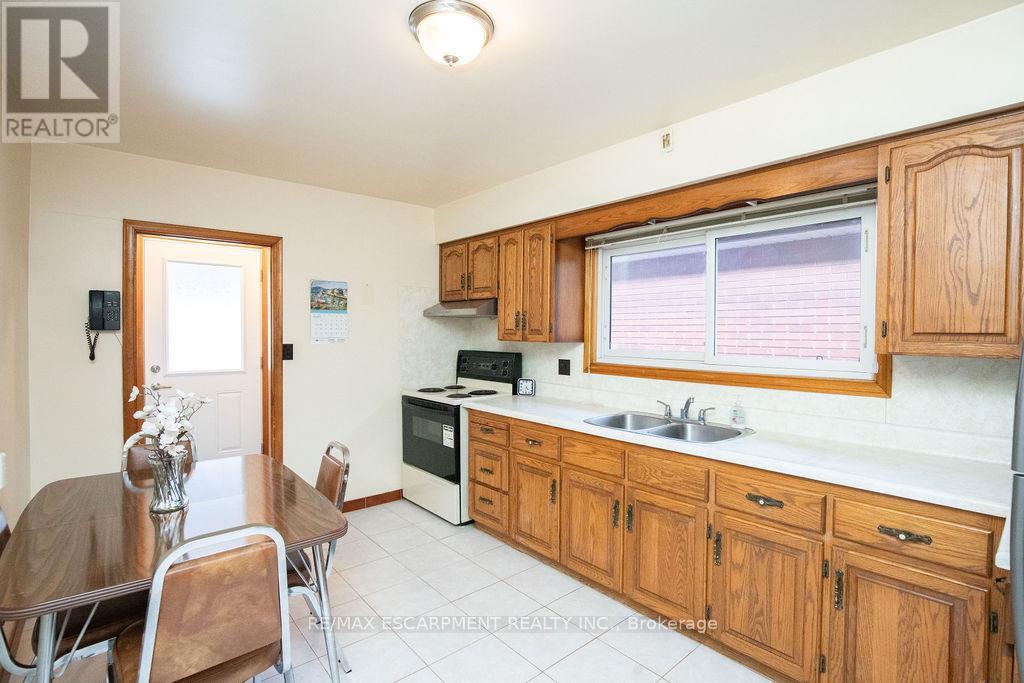 313 Barton Street W, Hamilton, Ontario  L8R 2J3 - Photo 17 - X12478219