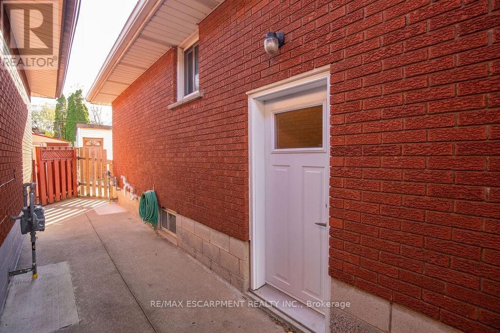 313 Barton Street W, Hamilton, Ontario  L8R 2J3 - Photo 4 - X12478219
