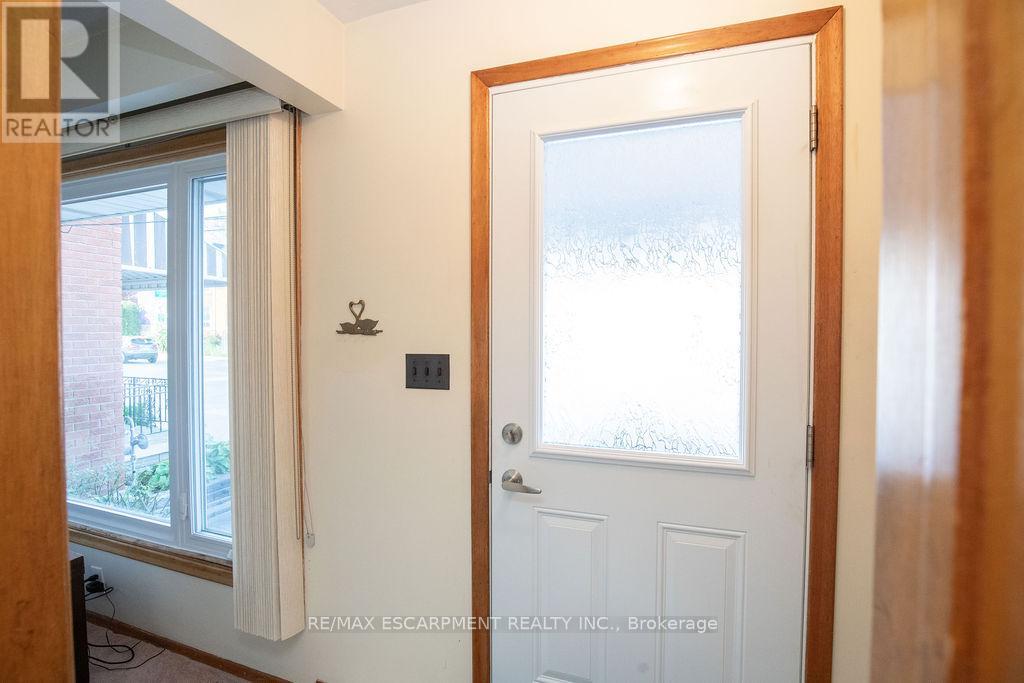 313 Barton Street W, Hamilton, Ontario  L8R 2J3 - Photo 7 - X12478219