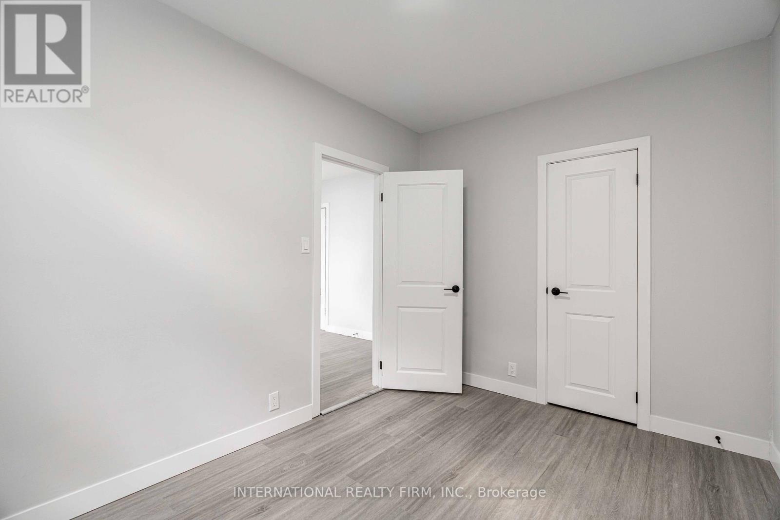 215 Hamilton, London East, Ontario  N5Z 1P9 - Photo 12 - X12478234