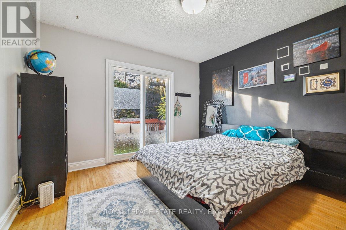 8 Wavell Avenue, Hamilton, Ontario  L9A 2T2 - Photo 9 - X12478252