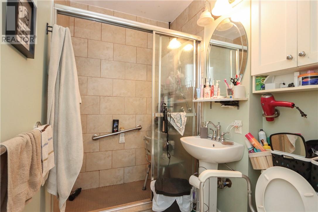 5 Pietro, Copper Cliff, Ontario P0M 1N0 - Photo 18 - 2125323