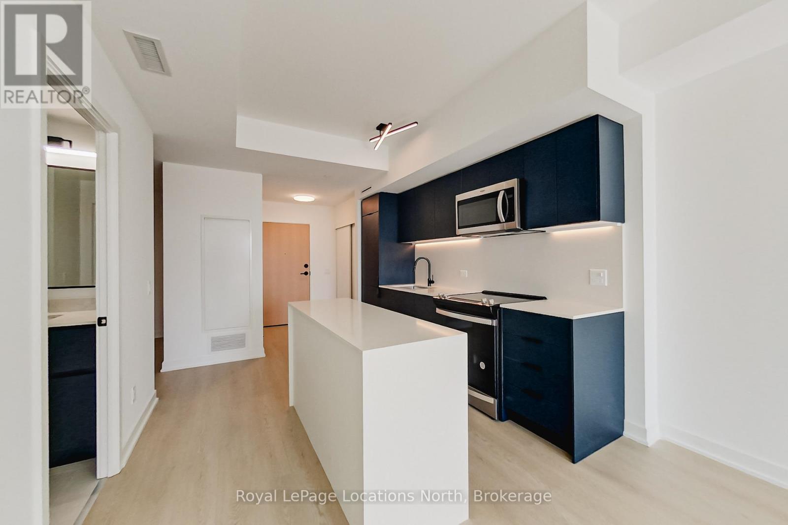 31 Huron Street, Collingwood, Ontario  L9Y 5T7 - Photo 3 - S12478471