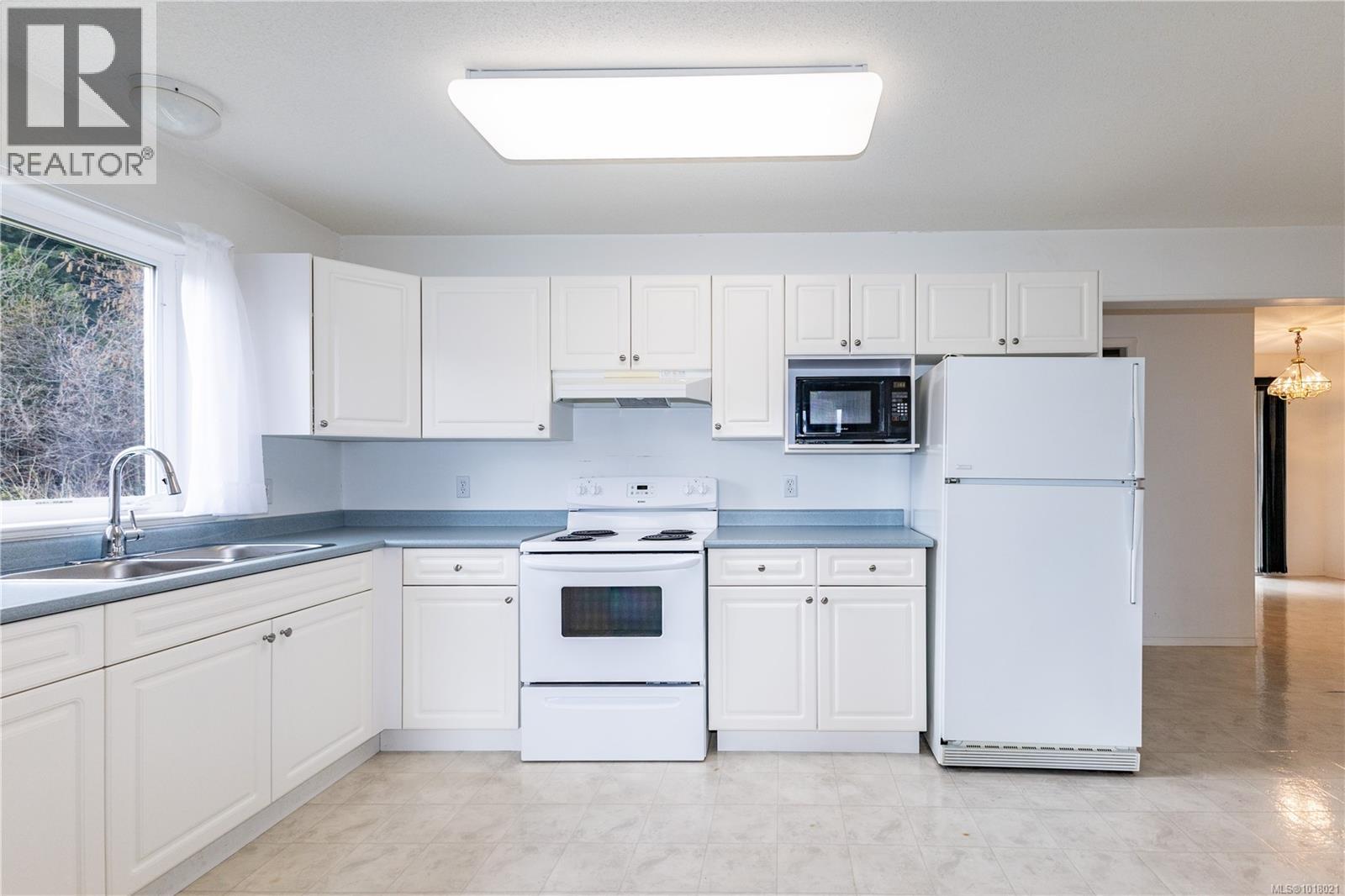 440 Macmillan Dr, Sayward, British Columbia  V0P 1R0 - Photo 44 - 1018021