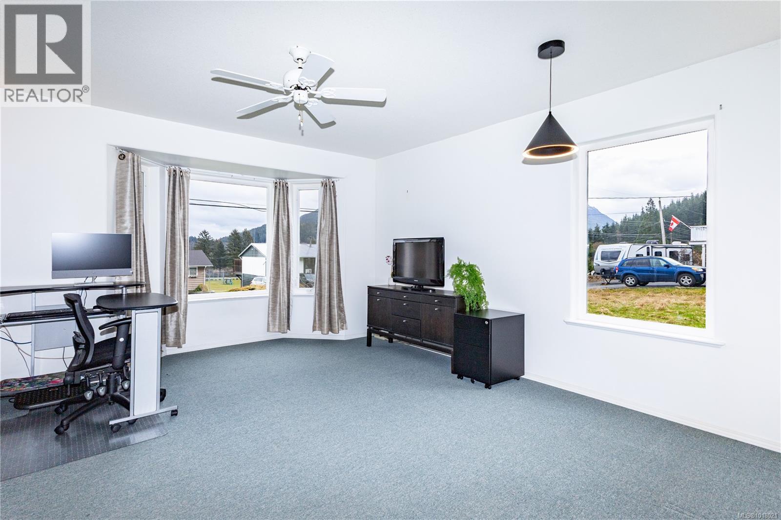 440 Macmillan Dr, Sayward, British Columbia  V0P 1R0 - Photo 39 - 1018021