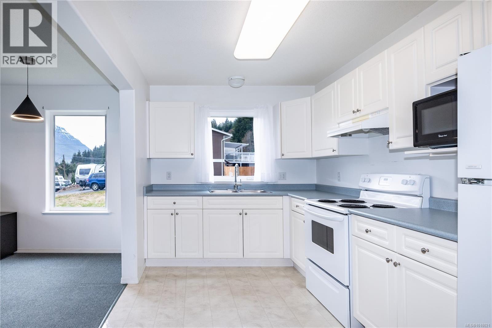 440 Macmillan Dr, Sayward, British Columbia  V0P 1R0 - Photo 42 - 1018021