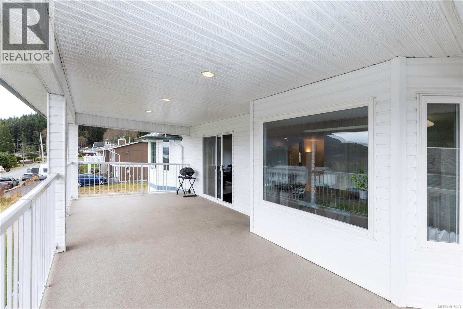 440 Macmillan Dr, Sayward, British Columbia  V0P 1R0 - Photo 24 - 1018021
