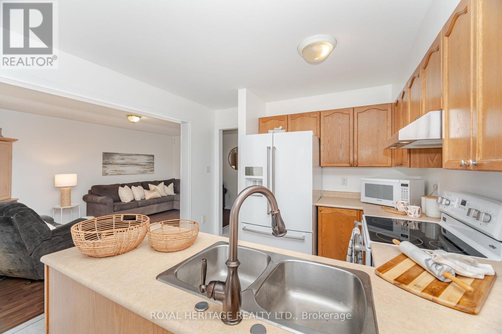 170 Madden Place, Clarington, Ontario  L1C 5K4 - Photo 9 - E12478459