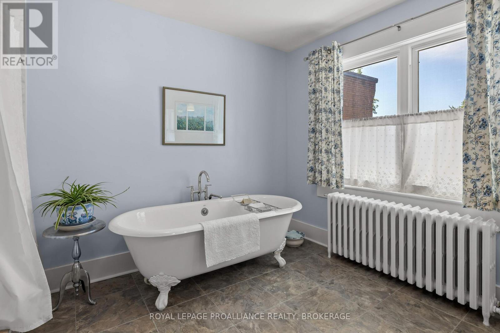 58 Earl Street, Kingston (Central City East), Ontario  K7L 2G6 - Photo 28 - X12478508