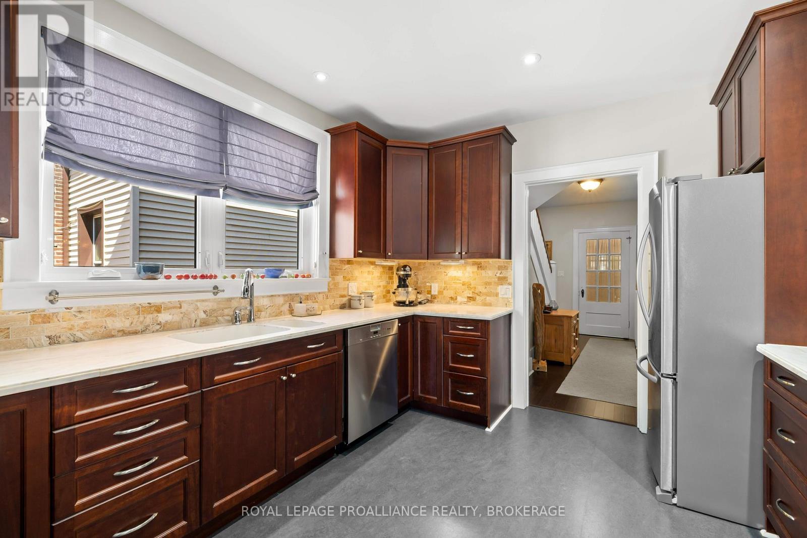 58 Earl Street, Kingston (Central City East), Ontario  K7L 2G6 - Photo 8 - X12478508