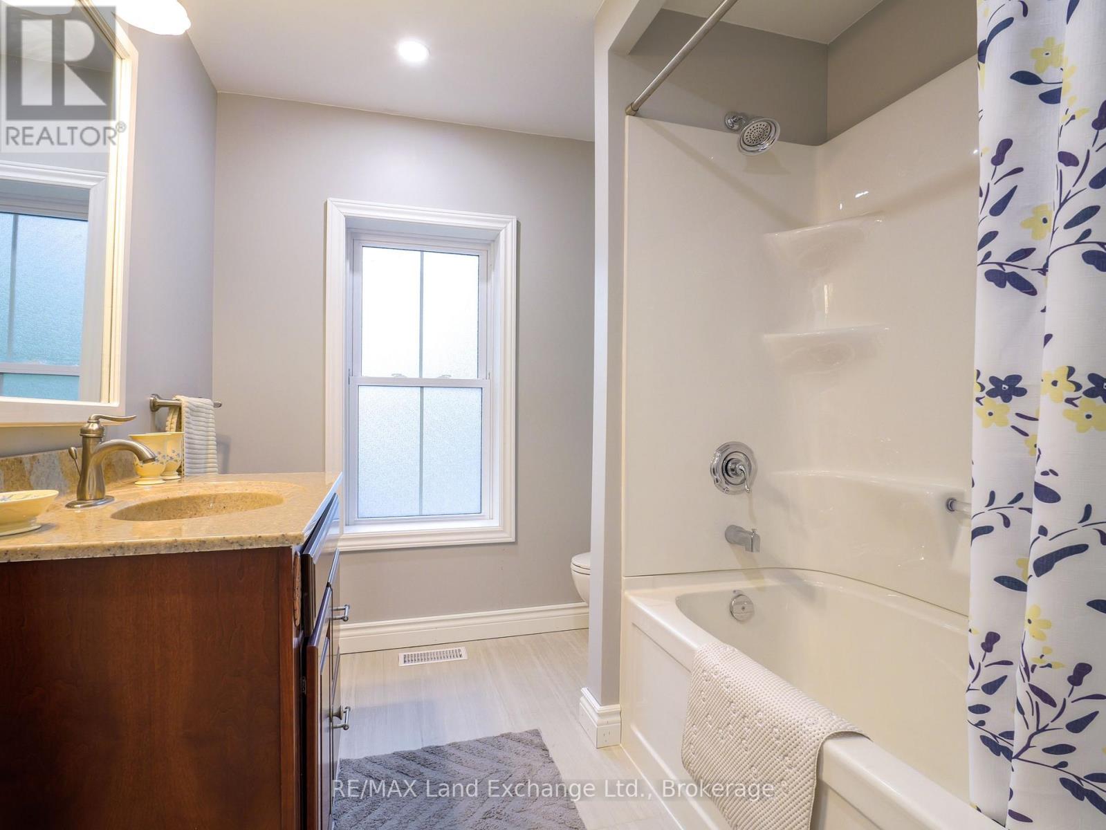 749 Mill Street, Saugeen Shores, Ontario  N0H 2C4 - Photo 25 - X12478454