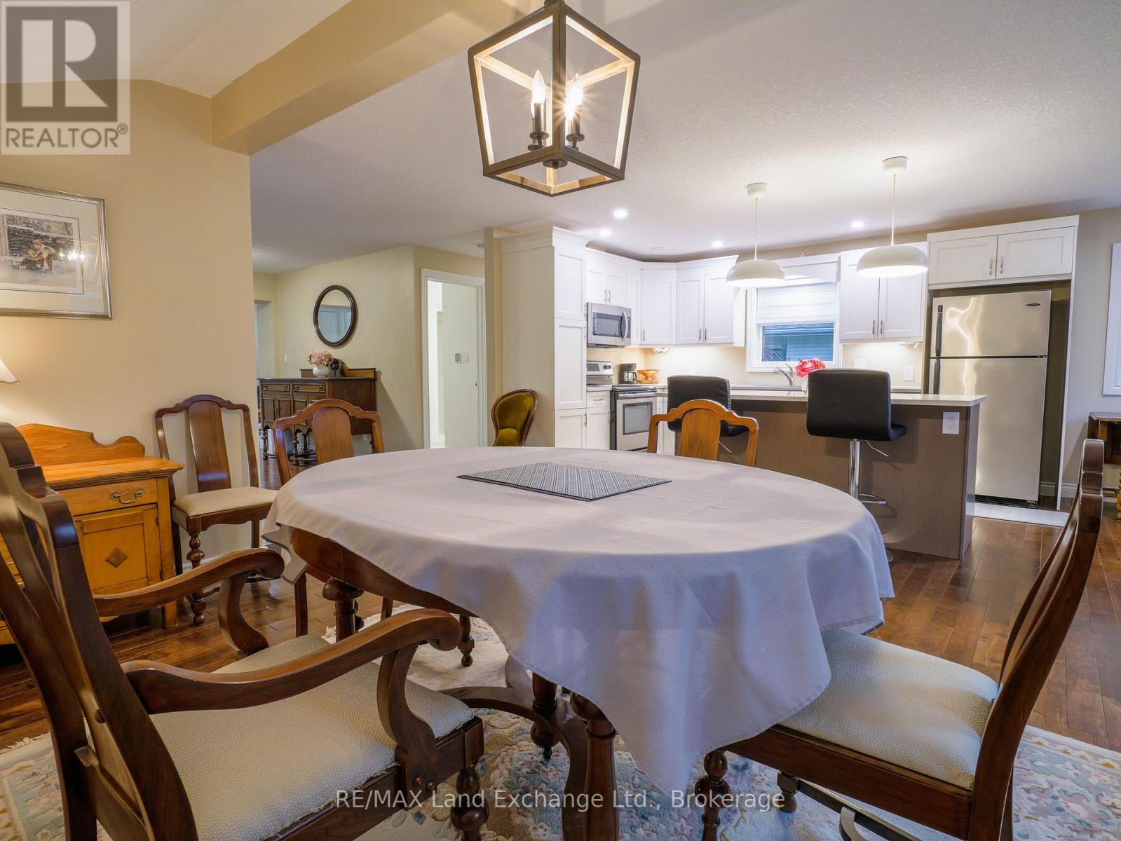 749 Mill Street, Saugeen Shores, Ontario  N0H 2C4 - Photo 8 - X12478454