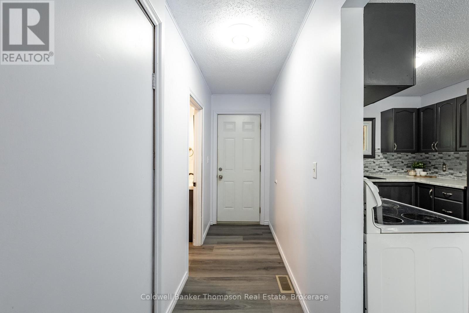 1980 Lone Pine Drive, Huntsville, Ontario  P0B 1L0 - Photo 15 - X12478513
