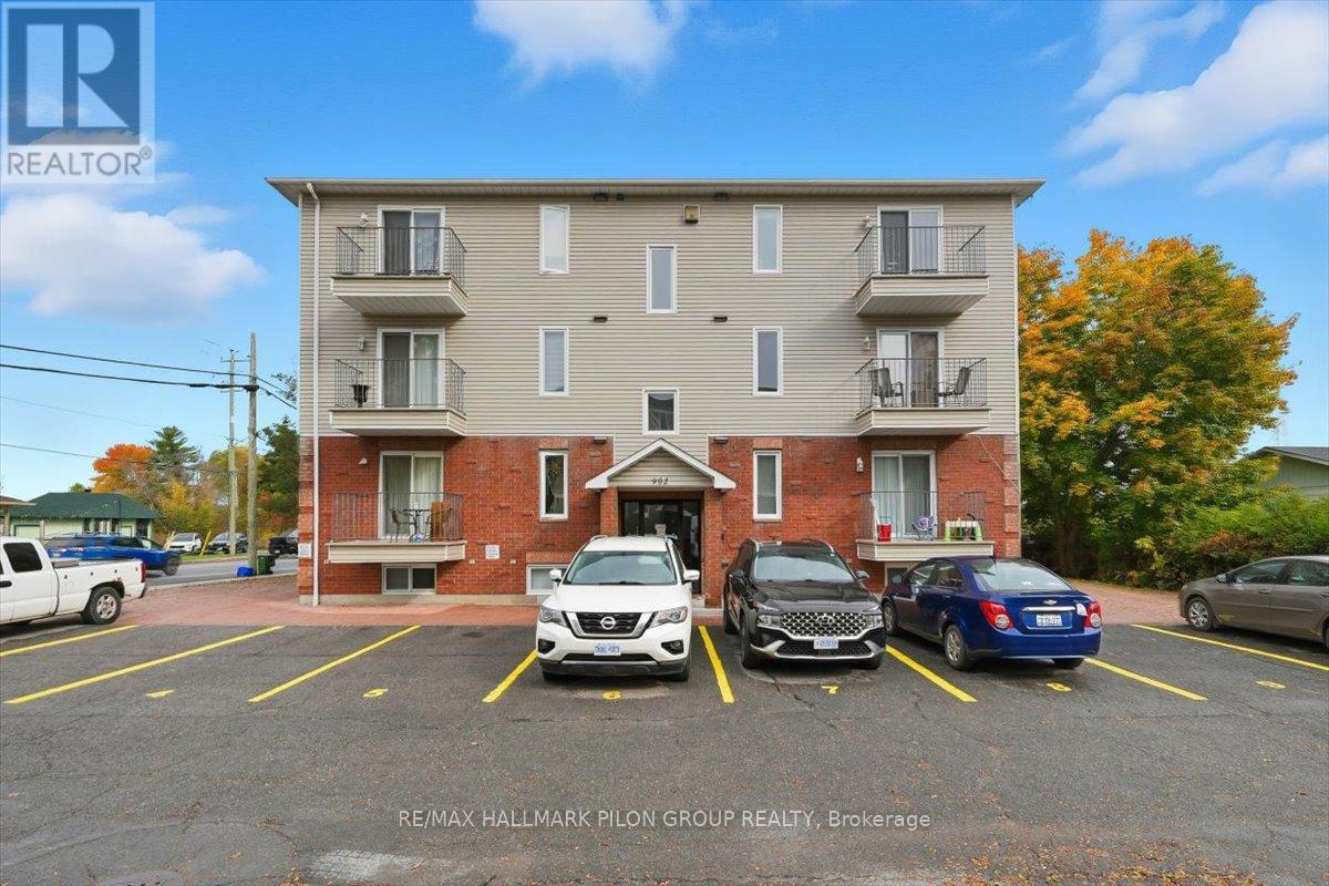 100 - 902 NOTRE DAME STREET, Russell, Ontario