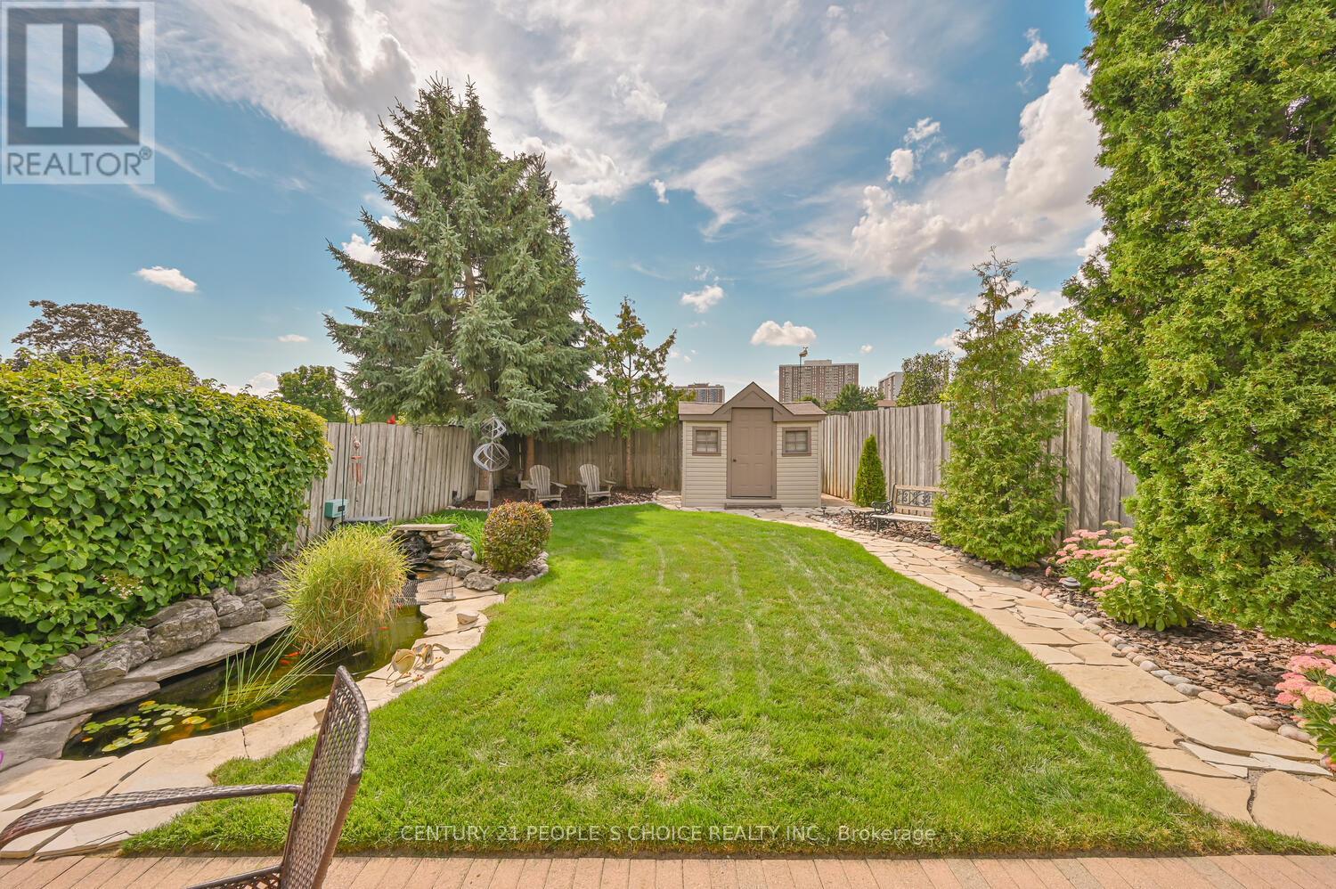 2 Fontaine Court, Brampton (Southgate), Ontario  L6T 3J2 - Photo 45 - W12418679